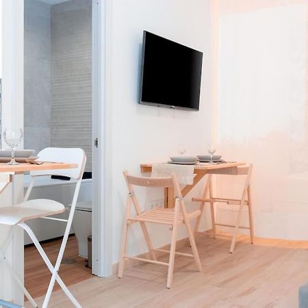 Acogedor Estudio En Triana Con Jacuzzi Y Wifi Sevilla Bagian luar foto