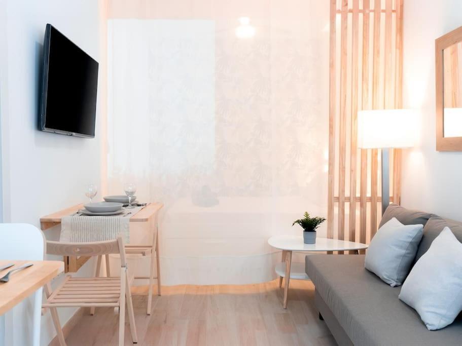 Acogedor Estudio En Triana Con Jacuzzi Y Wifi Sevilla Bagian luar foto
