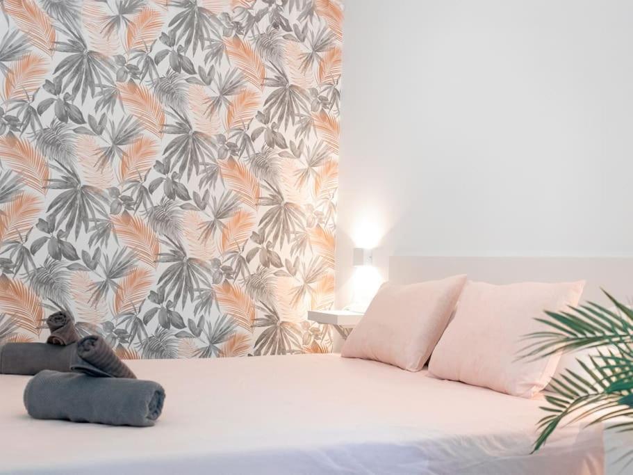 Acogedor Estudio En Triana Con Jacuzzi Y Wifi Sevilla Bagian luar foto