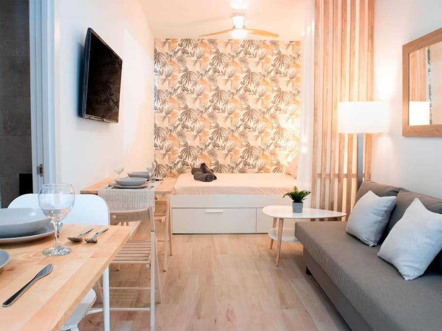 Acogedor Estudio En Triana Con Jacuzzi Y Wifi Sevilla Bagian luar foto
