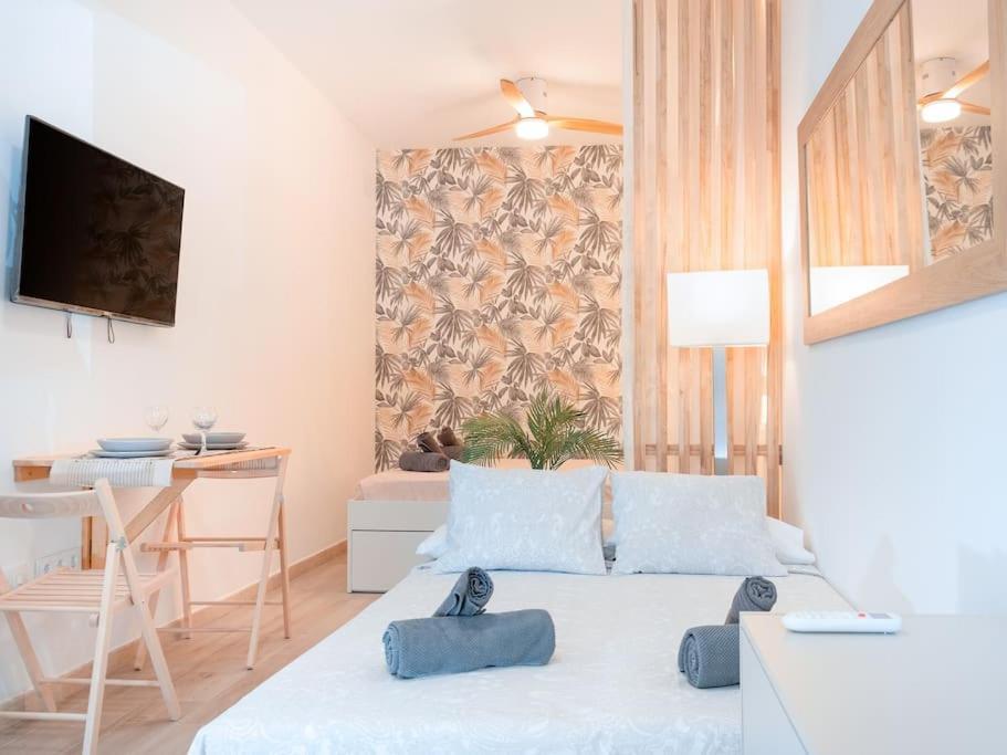 Acogedor Estudio En Triana Con Jacuzzi Y Wifi Sevilla Bagian luar foto